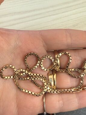 14K Solid Gold Vintage Italian Box Chain Necklace